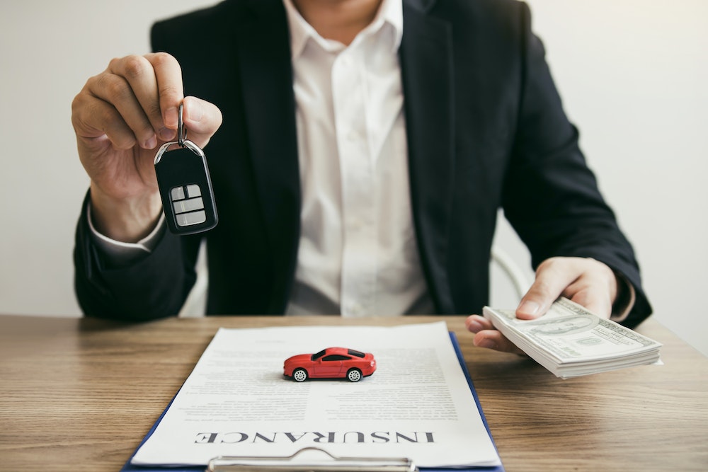 Le rôle crucial du défenseur des droits en assurance jeune conducteur