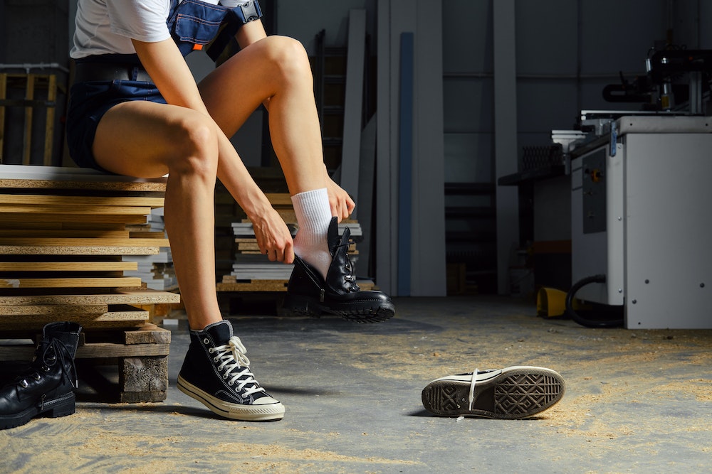 Le port obligatoire des chaussures de sécurité : un enjeu majeur pour la protection des travailleurs
