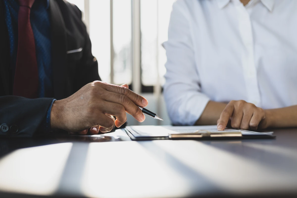 Défaut d'assurance décennale : conséquences et solutions